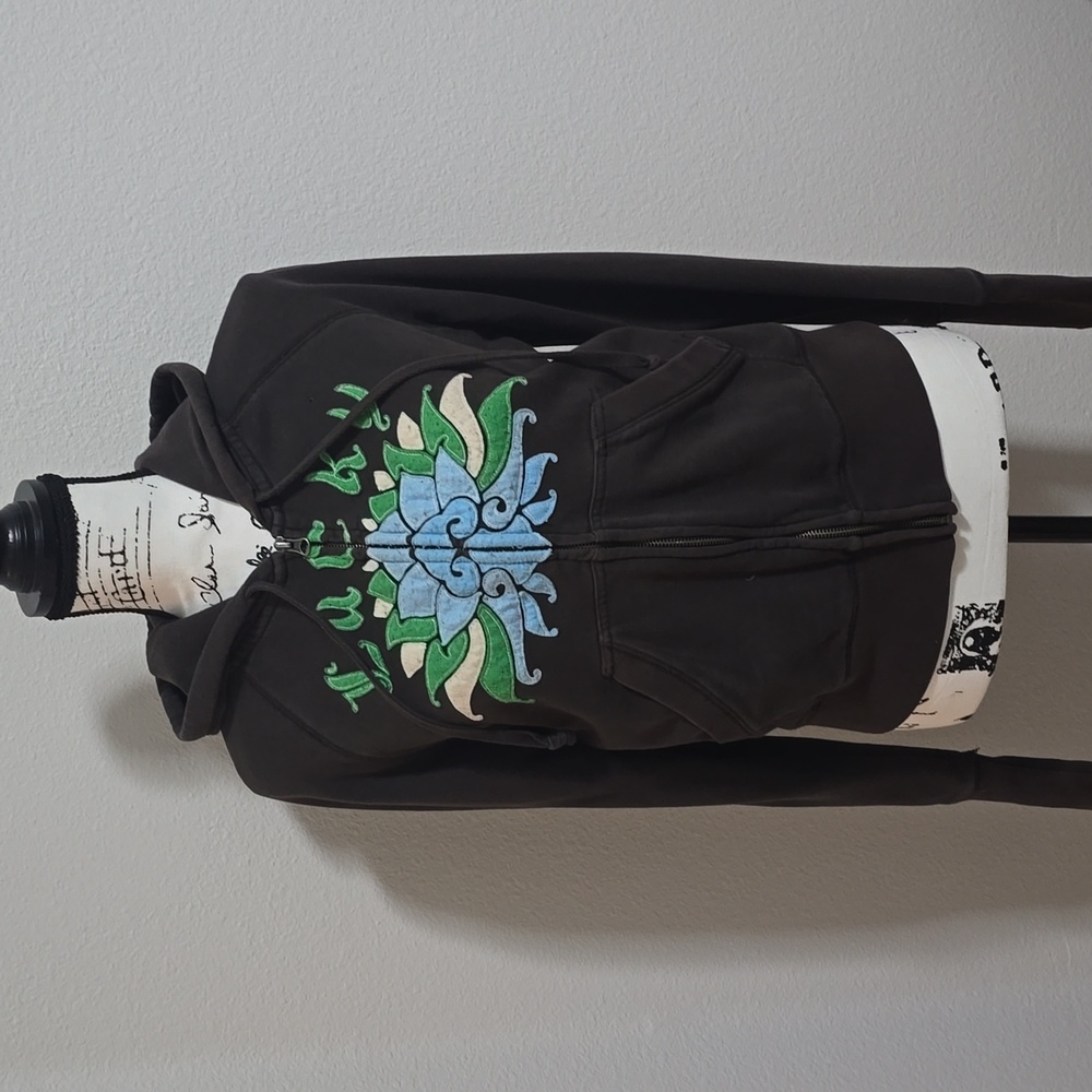 LUCKY Womens sweatshirt Embroidered